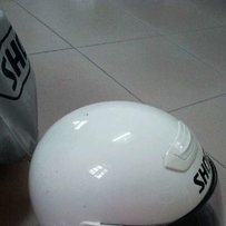 售自用的 HK 货 SHOEI 一个。