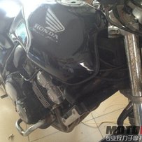 代友出售CB400一台