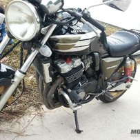 出售一部精神98年CB400.机头安静