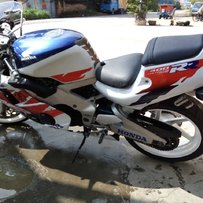 中山出售03铃木草上飞250和CBR29