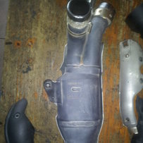 出售12年R1原状脚踏码和 中段排气管09R1的车通用