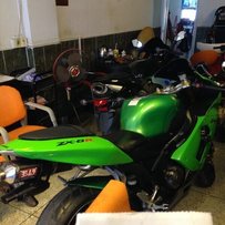 两台跑车 F5 ZX636