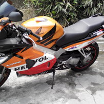 佛山出售02VFR800CC