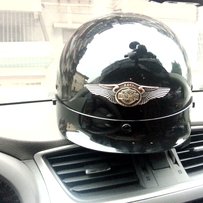 降价出售airoh揭面头盔、shoei头盔和一个arai、哈雷头盔