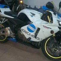 代友出售05年F5喜欢直接联系车主