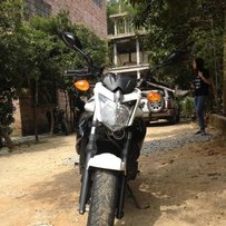 广州地区出售YAMAHA 9.5成新XJ6。