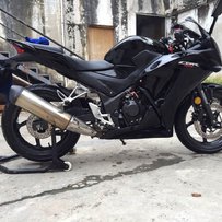 代友出售黑色CBR300R，有意骚扰。