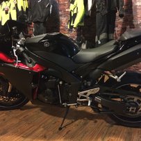 代友出售 2010年雅马哈R1 72500接小刀