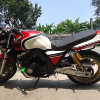 广州市增城12000元出售一台本田94CB400。