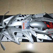 出售 HONDA VTR1000F 原装包围一套