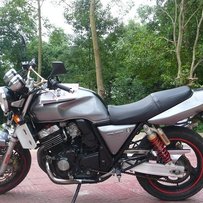 广东肇庆出两台车：本田97cb400，新净利落的铁马400