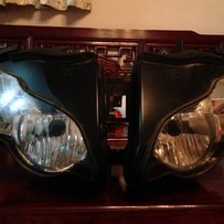 佛山代友400元出售原装08年CBR1000大灯