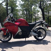 梅州卖台10年VFR1200F DCT版