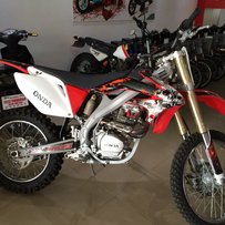 广州新塘打包出售2部越野和复古车