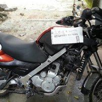 出售一些配件和尸体车