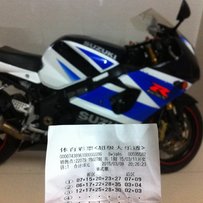 出两台精神 碣 石 一 手04GSX1000 K4大R，接受换车啊，有街车的想换车的进来啊