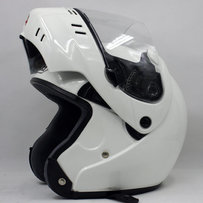 出售一顶SHOEI揭面盔 白色~价格实惠1400