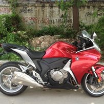 出售VFR1200,CB1300。